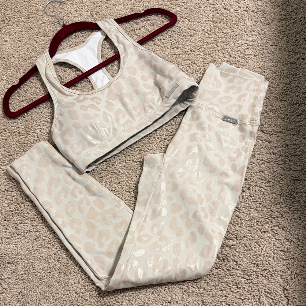 Bombshell Sportswear shine leopard set